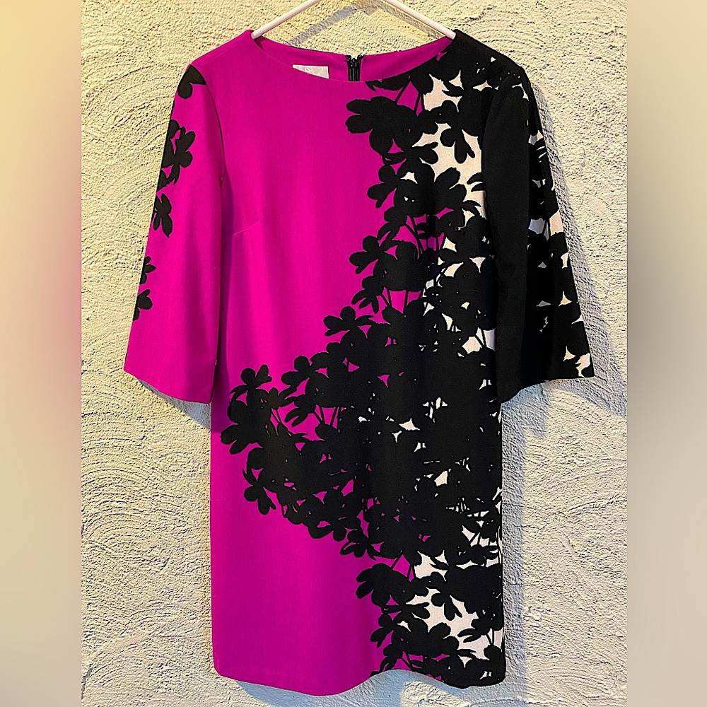Donna Morgan size 8 dress. Abstract black and fuchsia flare, with flower pattern